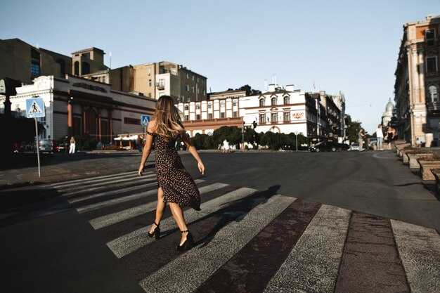 Budget, transit, safety, and etiquette for urban street walks