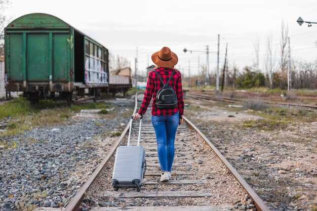 Onboard experience: sleeper classes, meals, and daily routines